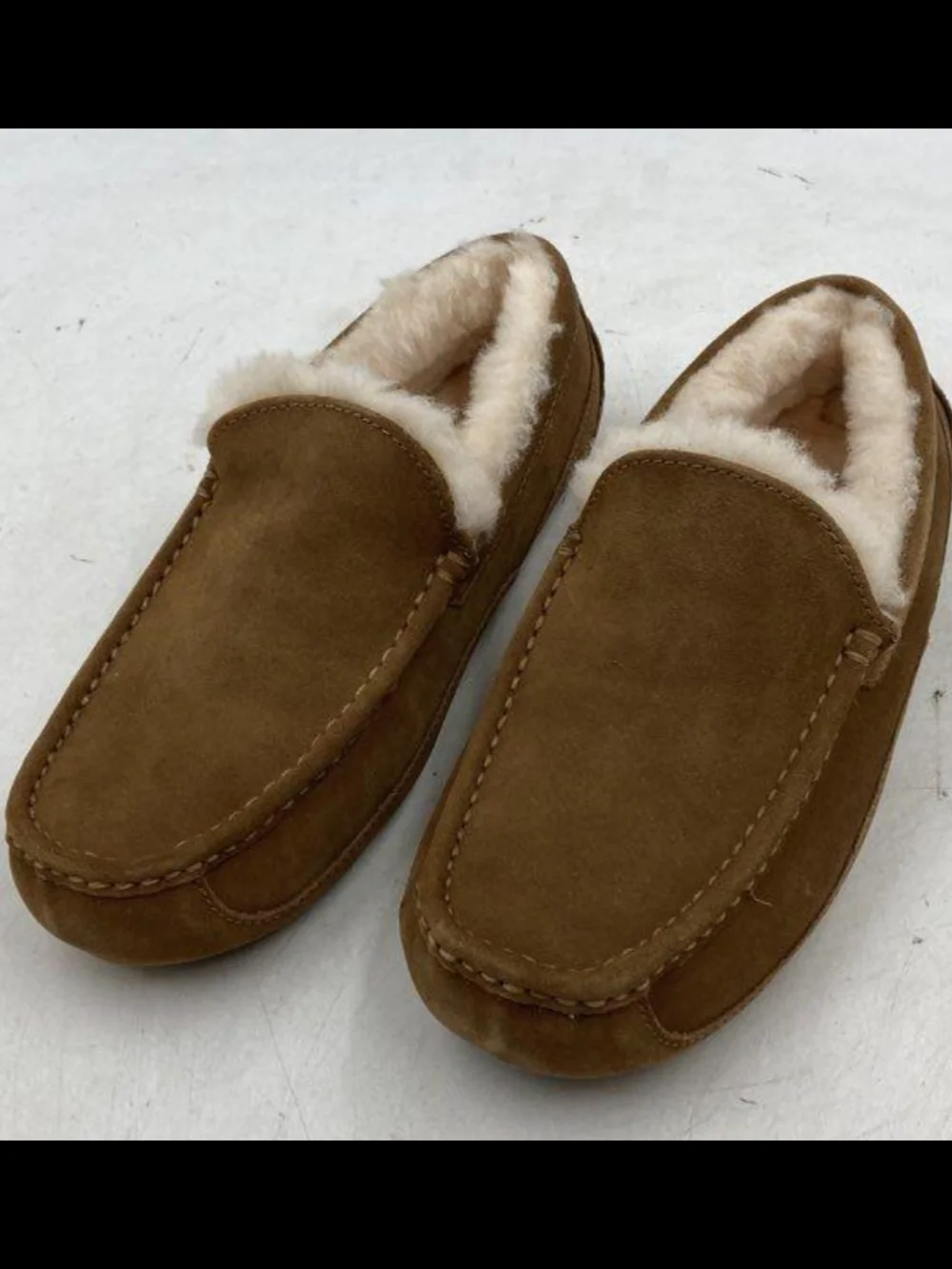 UGG Men's Ascot Moccasin Suede Chestnut Slippers Size 10 New MSRP $119.98